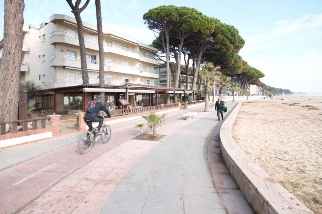Apartamento Con Vistas Al Mar En カンブリルス エクステリア 写真