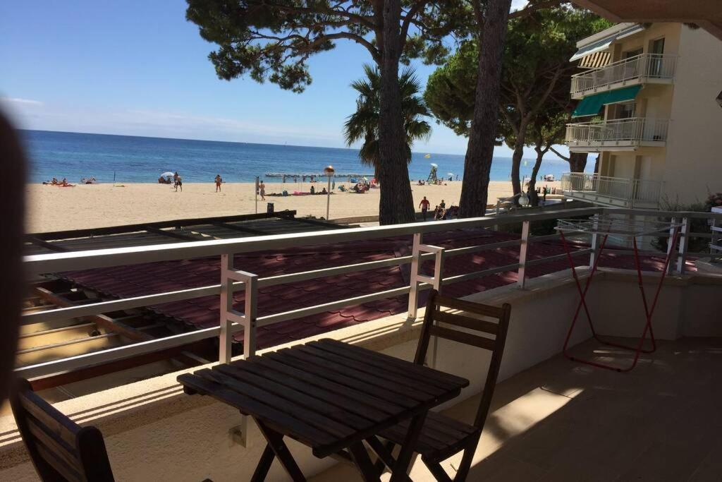 Apartamento Con Vistas Al Mar En カンブリルス エクステリア 写真