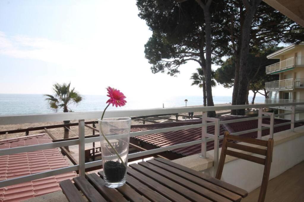 Apartamento Con Vistas Al Mar En カンブリルス エクステリア 写真